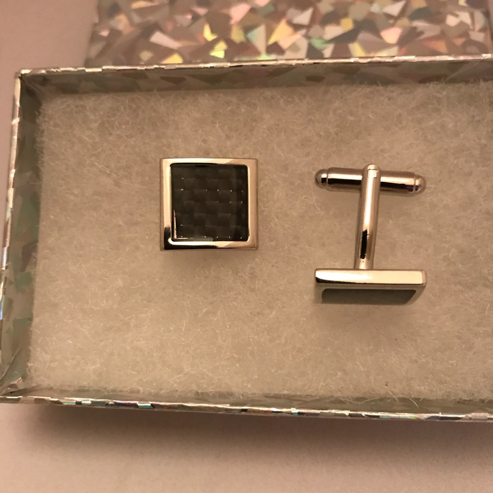 Silver/Black Checkered Etched Cufflinks Set - Picture 3 of 3